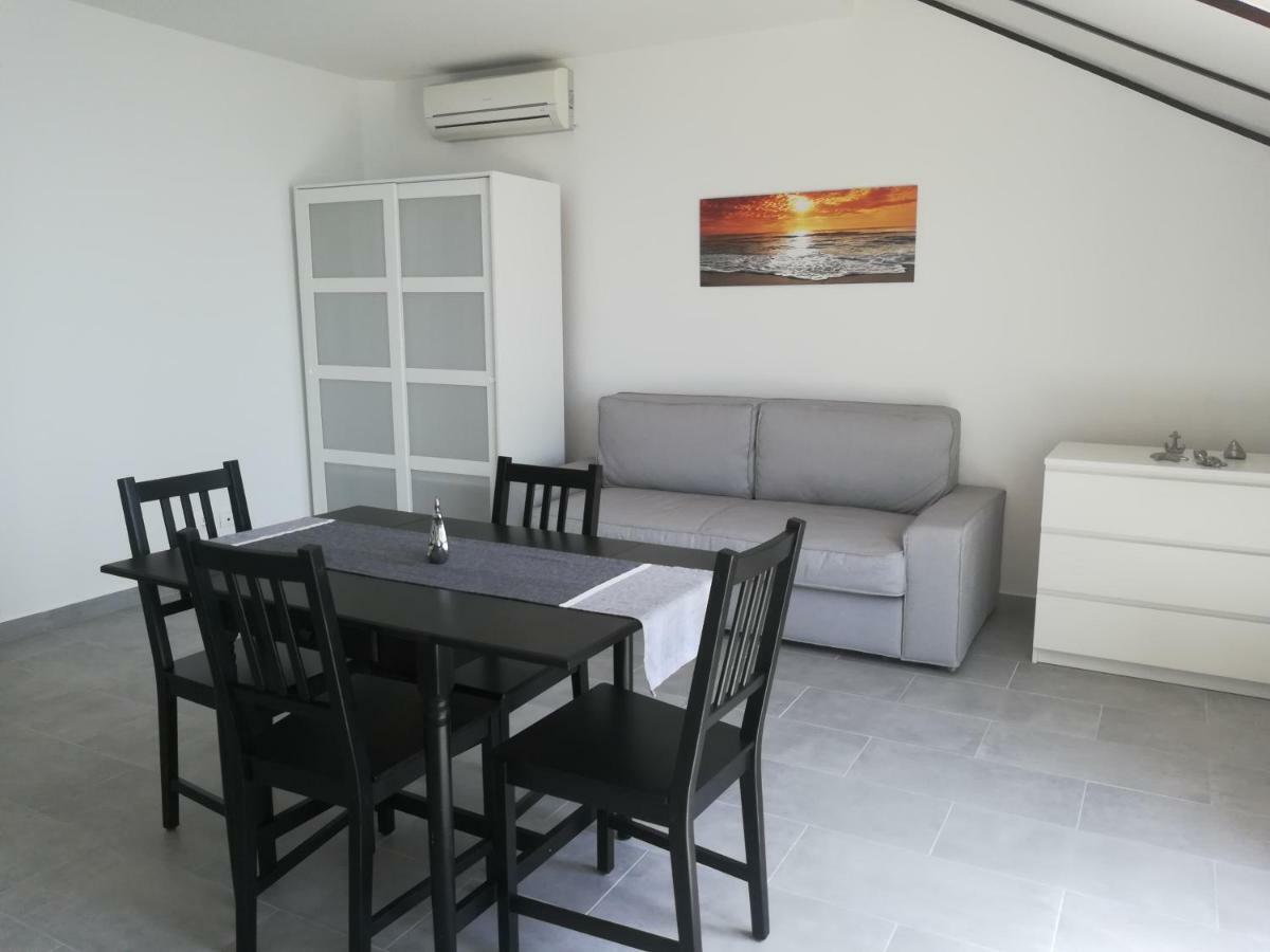 Villa Adagio Apartments Sumartin Exteriör bild